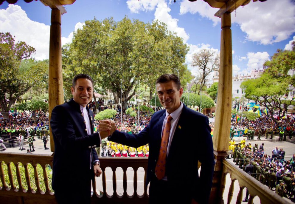 Reunión entre Paz y Lara