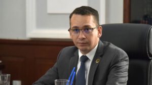 denuncia contra magistrados por acoso político y falsedad ideológica