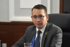 denuncia contra magistrados por acoso político y falsedad ideológica