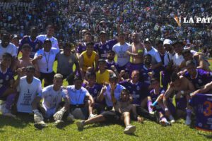 Jugadores de Real Potosí celebran la clasificación en Trinidad