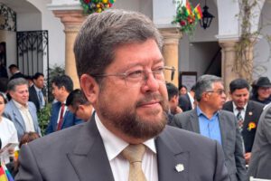 Eliminación de impuestos apoyada por Samuel Doria Medina
