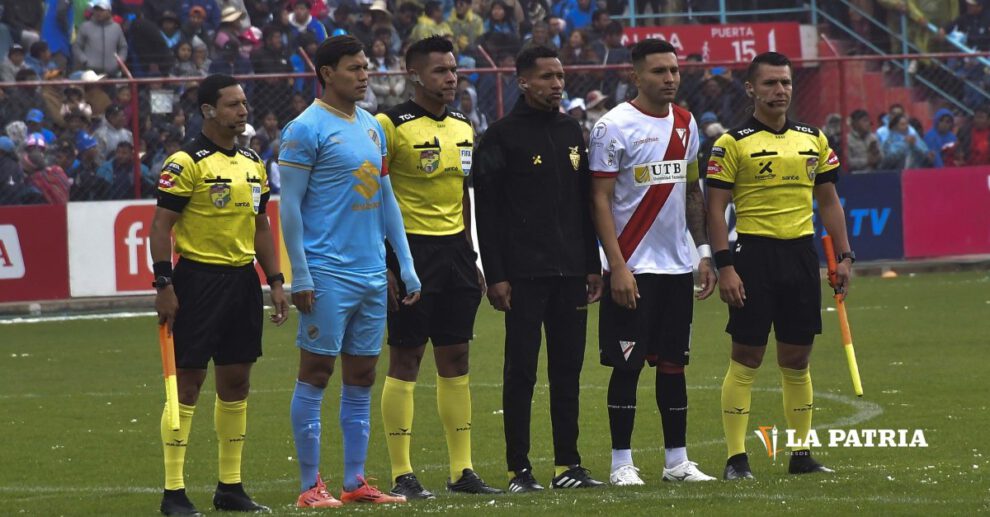 Arbitraje en Bolivia en el partido entre Always Ready y Bolívar