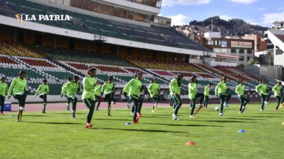 Seleccionado femenino se entrena para enfrentar a Colombia
