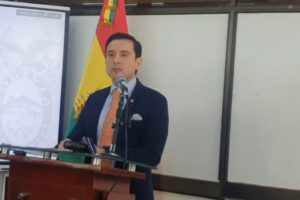 Viceministro Serrano discute el aumento del precio del pan