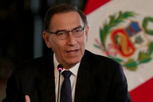 Martín Vizcarra condenado por sobornos en Perú