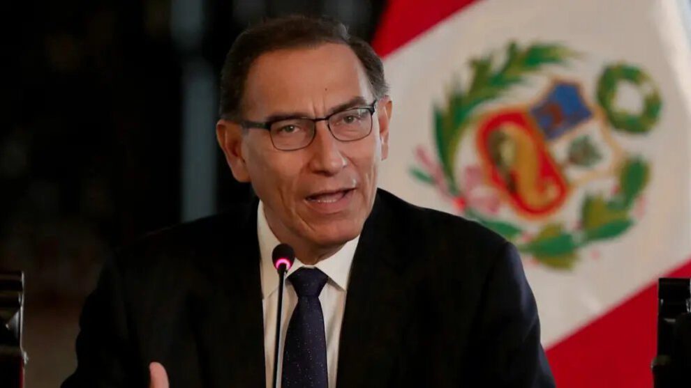 Martín Vizcarra condenado por sobornos en Perú