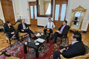 Reunión clave entre vicepresidente y ministros