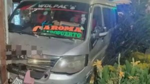 Minibús arrolla a niña en Cochabamba