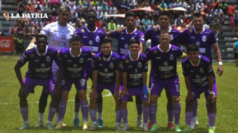 Jugadores del equipo de Real Potosí con el objetivo de ser campeones