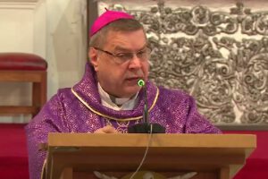 Obispo llama a los líderes del país a cesar las disputas