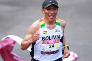 Héctor Garibay gana la Carrera Rescate de la Frontera en Colombia