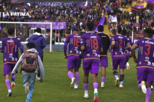 Real Potosí celebra su triunfo en la Copa Simón Bolívar