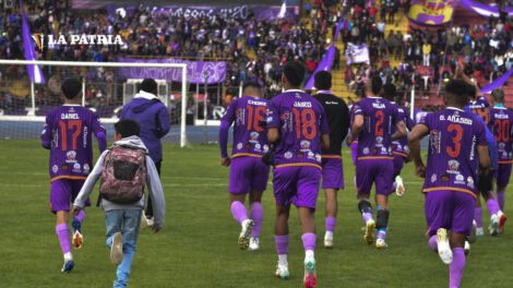 Real Potosí celebra su triunfo en la Copa Simón Bolívar