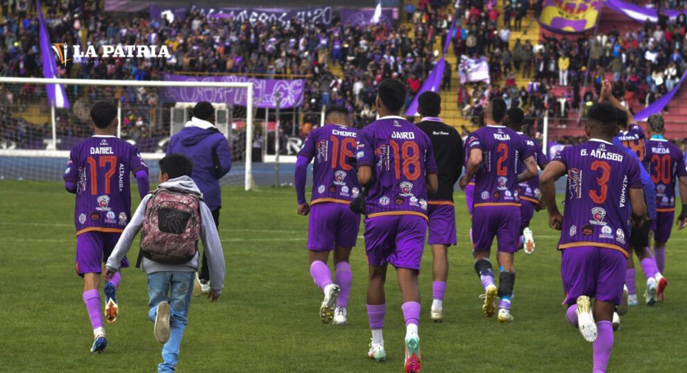 Real Potosí celebra su triunfo en la Copa Simón Bolívar