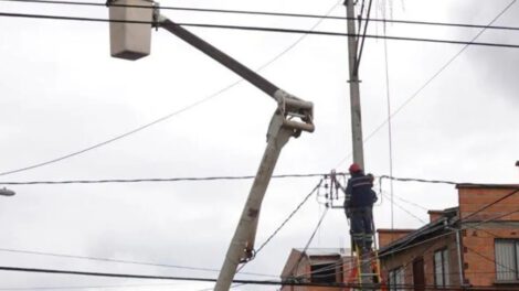 Quejas por tarifas eléctricas en La Paz
