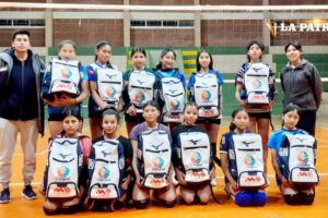 La selección de Oruro en el campeonato nacional de voleibol Sub-13 damas