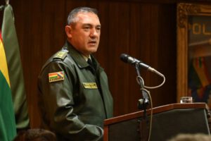 General Russo discriminación a coronel de Policía
