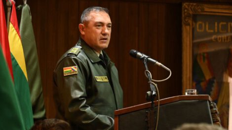 General Russo discriminación a coronel de Policía