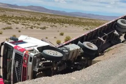 Conductor muere aplastado por su propio camión en Potosí
