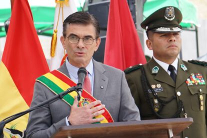 Presidente Rodrigo Paz insta a nuevos oficiales de policía a actuar con transparencia