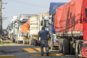 escasez de combustible afecta a varias ciudades
