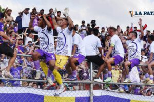 Festejo de Real Potosí campeón de la Copa Simón Bolívar