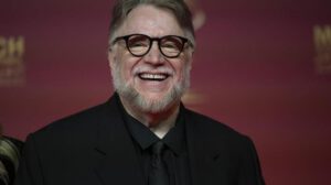 Guillermo del Toro nominado al Globo de Oro por Frankenstein