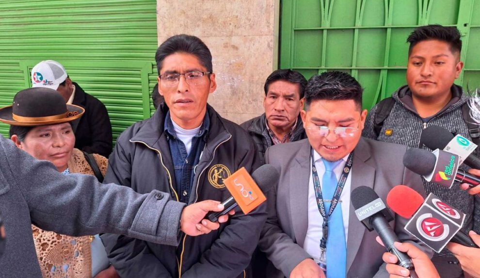 Denuncian a Eva Copa por corrupción en contrato del estadio de Villa Ingenio