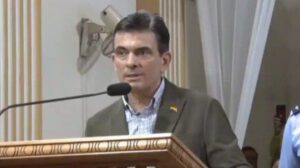 Rodrigo Paz en Cotoca durante la celebración en el santuario
