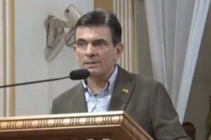 Rodrigo Paz en Cotoca durante la celebración en el santuario