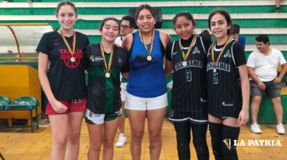 Oruro cuarto lugar Copa Bolivia U-16 con Nataly Alanés Ramírez en el equipo ideal