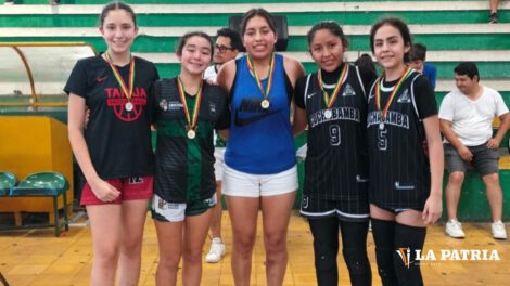 Oruro cuarto lugar Copa Bolivia U-16 con Nataly Alanés Ramírez en el equipo ideal