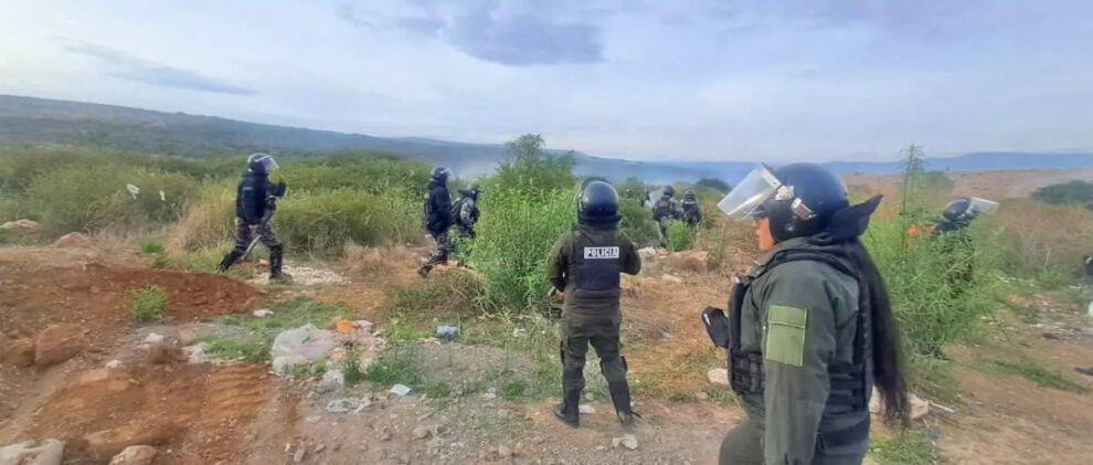 Enfrentamiento en Cotopachi con policías heridos