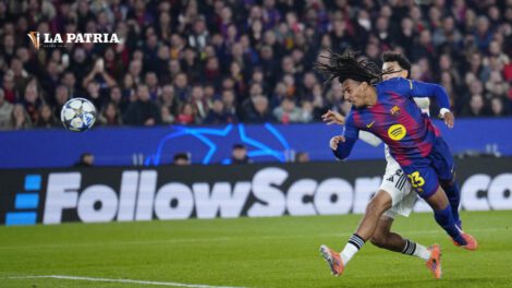 Jules Kounde rescata al Barcelona en la Champions League