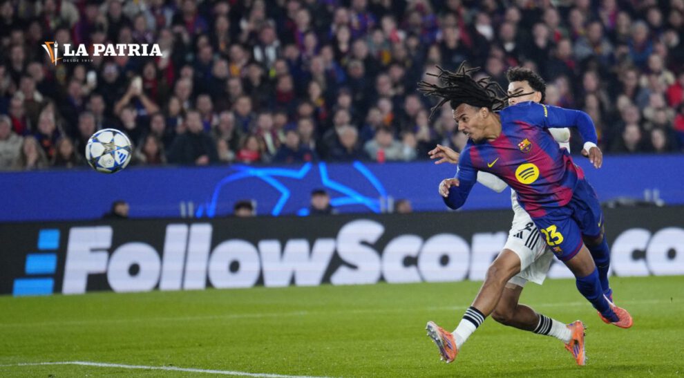 Jules Kounde rescata al Barcelona en la Champions League