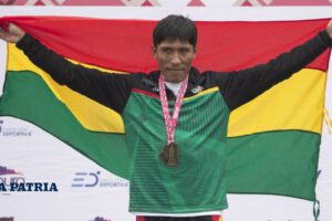 Héctor Garibay reaviva su disputa con el COB por las becas olímpicas