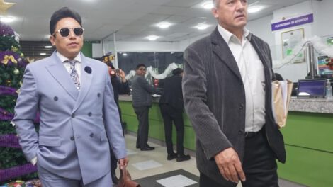 Augusto Russo declara ante el Ministerio Público por caso de discriminación