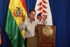 Aprehensión de Luis Arce celebrada por Edmand Lara