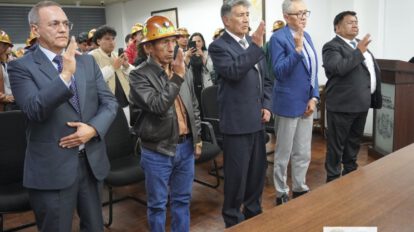 Hugo Marcelo Arzabe asume como nuevo gerente de la Empresa Metalúrgica Vinto