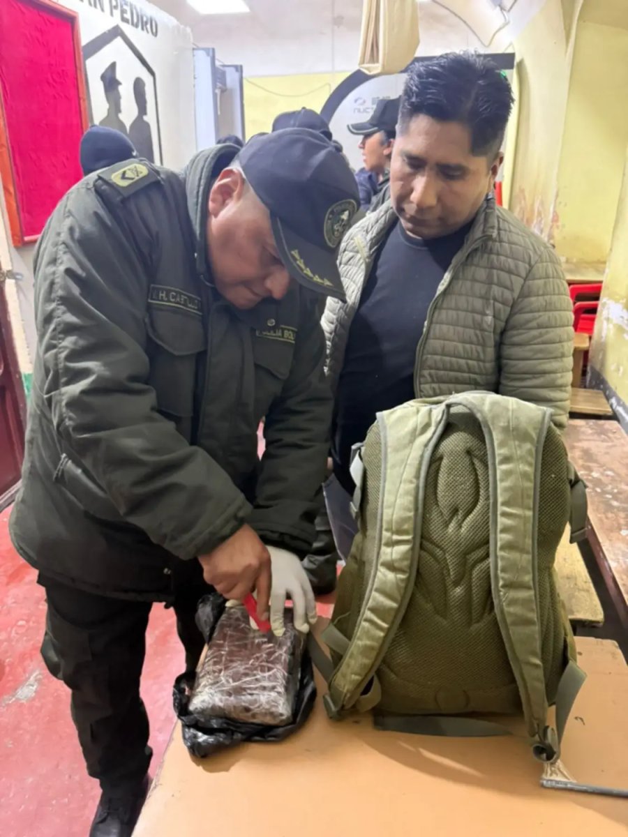 Policía aprehendido por intentar introducir droga en penal de San Pedro