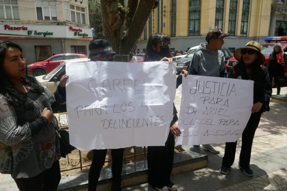 Muerte violenta del médico