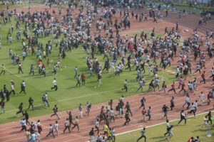 Disturbios en Calcuta tras breve aparición de Messi