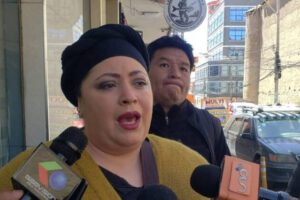 María Nela Prada visita a Luis Arce en el penal de San Pedro