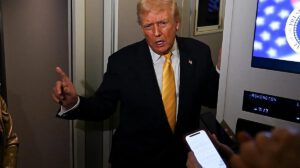 demanda por difamación presentada por Donald Trump contra la BBC