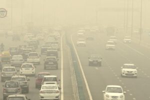 Nueva Delhi restricción combustible a vehículos sin certificado anticontaminación