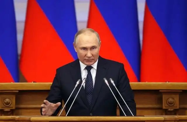 Putin amenaza con acción militar en territorios históricos rusos