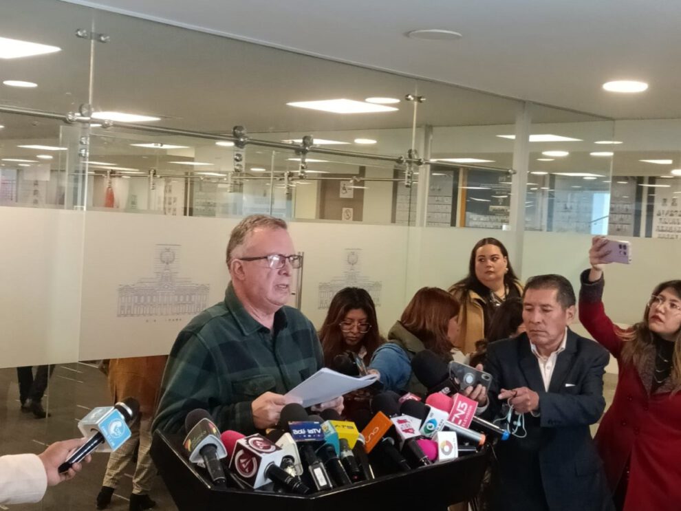Proyecto de ley para revisar procesos penales presentado por Carlos Alarcón