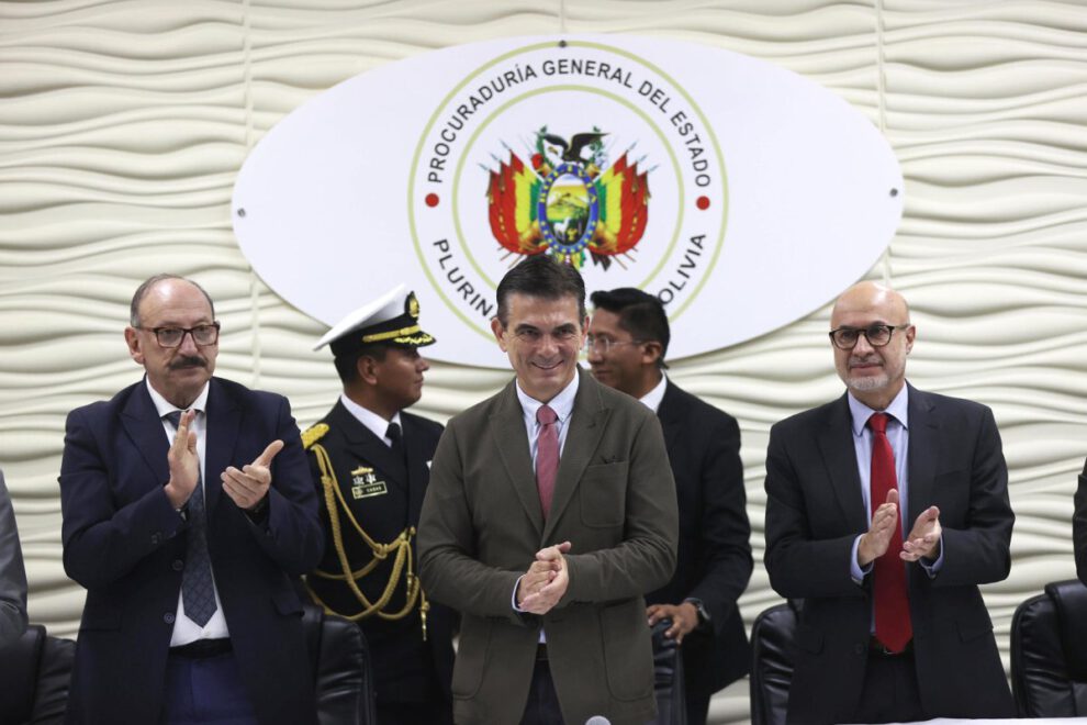 Reformas bolivianas lideradas por Rodrigo Paz