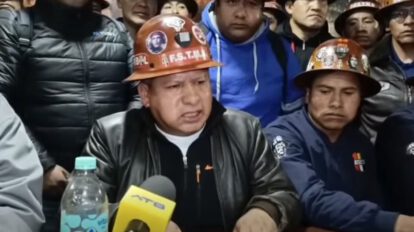 Huelga indefinida mineros exigen renuncia de Rodrigo Paz
