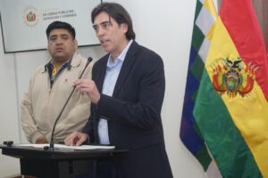 Ministro de Obras Públicas defiende el Decreto Supremo 5503